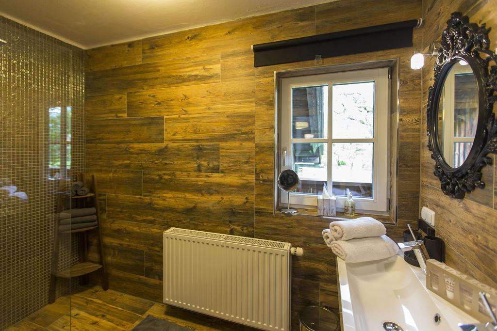 Forest Chalet, 15 Min To Salzburg Olt Town, And Most Beautiful Lakes, Secluded Location, 1,000 Sqm Garden, Mountainview, Panorama Sauna, Bath Whirlpool, Bbq&Bikes&Sunbeds For Free, Up To 10 P Golling an der Salzach Phòng bức ảnh