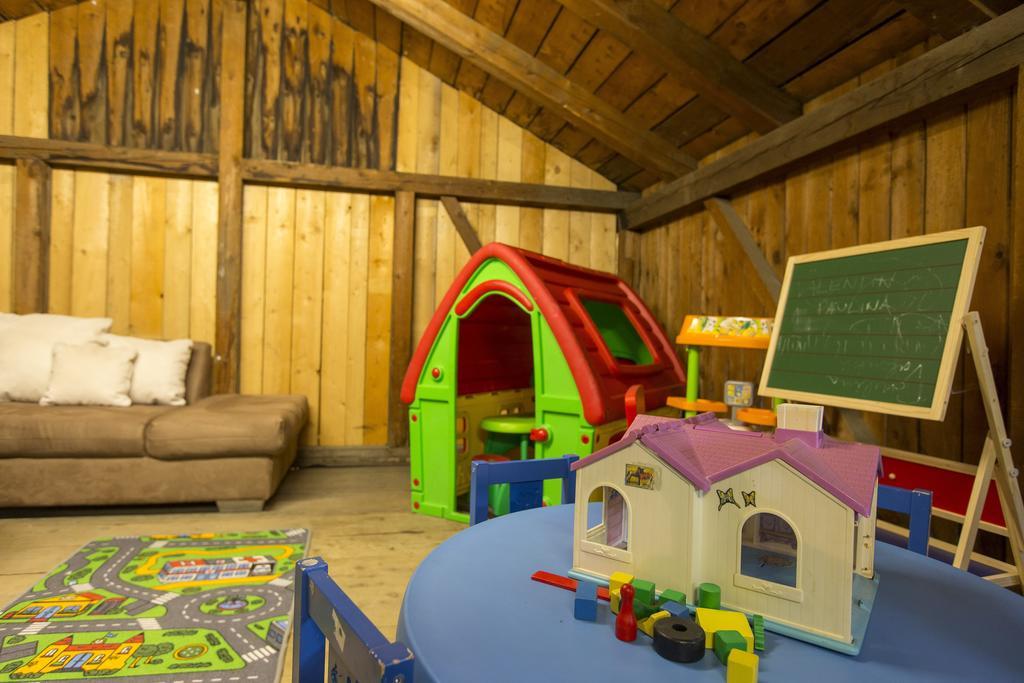 Forest Chalet, 15 Min To Salzburg Olt Town, And Most Beautiful Lakes, Secluded Location, 1,000 Sqm Garden, Mountainview, Panorama Sauna, Bath Whirlpool, Bbq&Bikes&Sunbeds For Free, Up To 10 P Golling an der Salzach Phòng bức ảnh